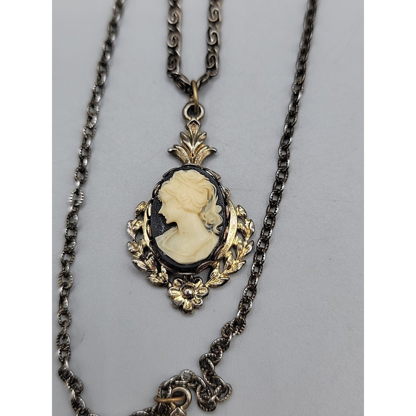 Double Faux Glass Cameo Necklace 18" Gold Tone Chain Right & Left Facing