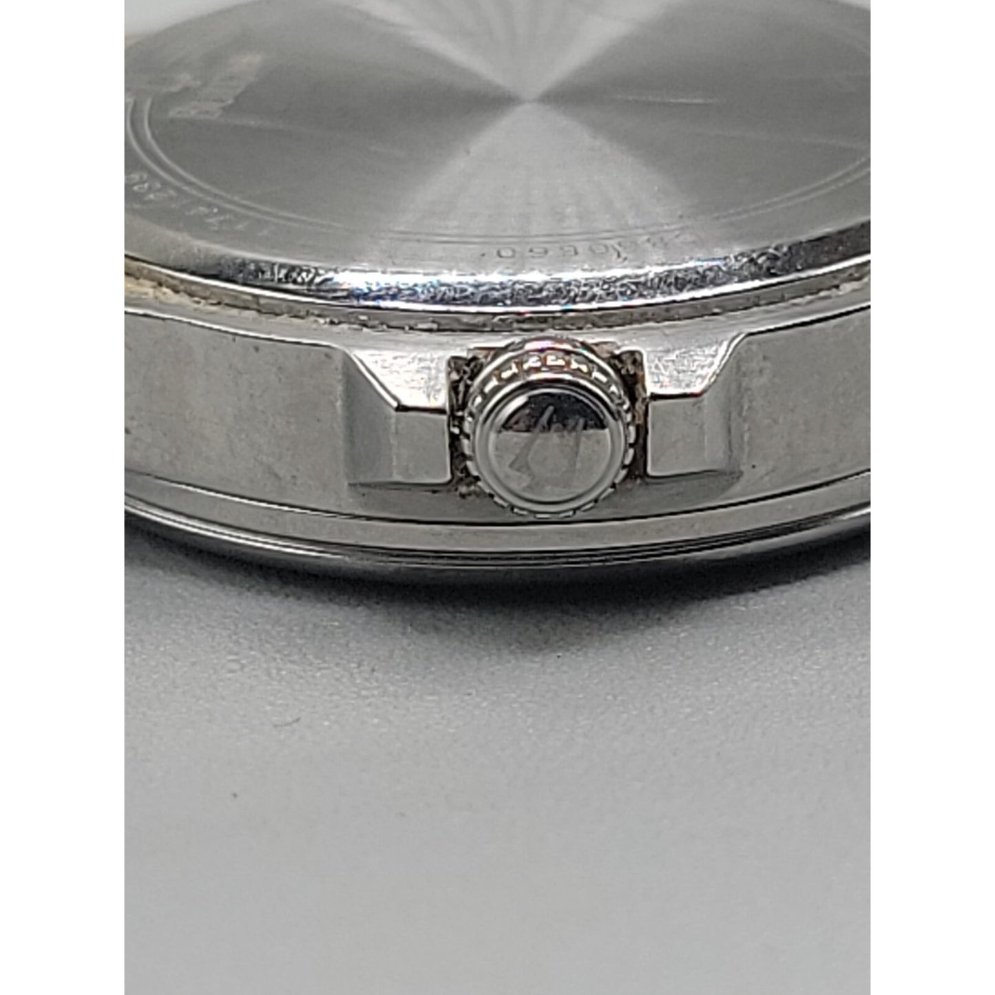 Bulova Adventurer Ladies Watch Quartz 96M110 Date Window 33mm 2011