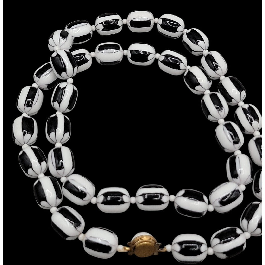 Vintage Black & White Striped Design Lucite Bead Necklace 1950s 30" Oval 13.7mm