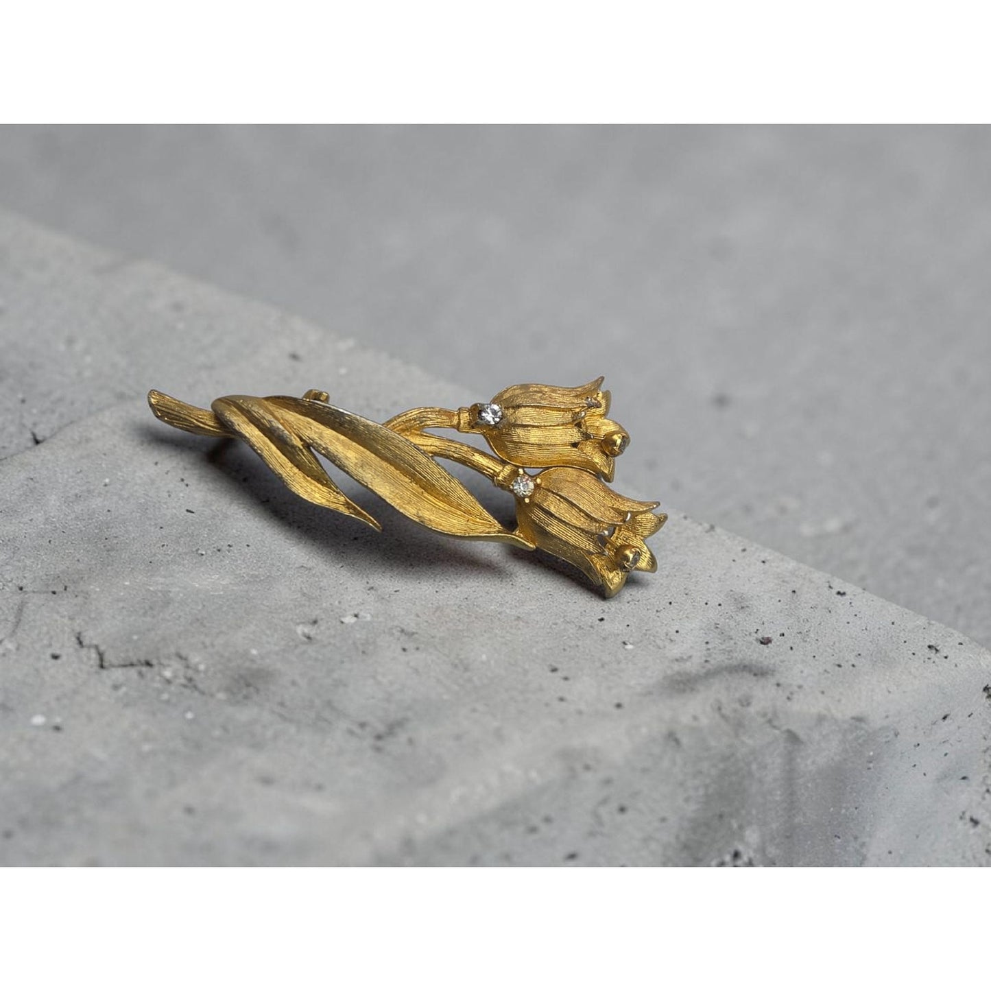 Vintage 1966 OB CO Ostby Barton Gold Tone Florentine Finish Tulip Flower Brooch