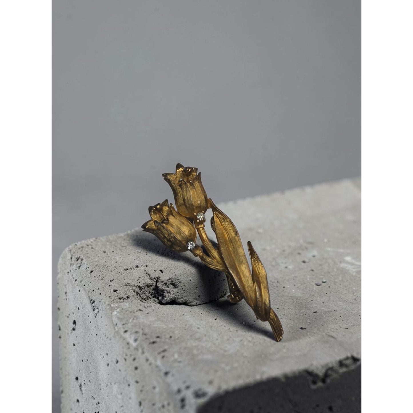 Vintage 1966 OB CO Ostby Barton Gold Tone Florentine Finish Tulip Flower Brooch