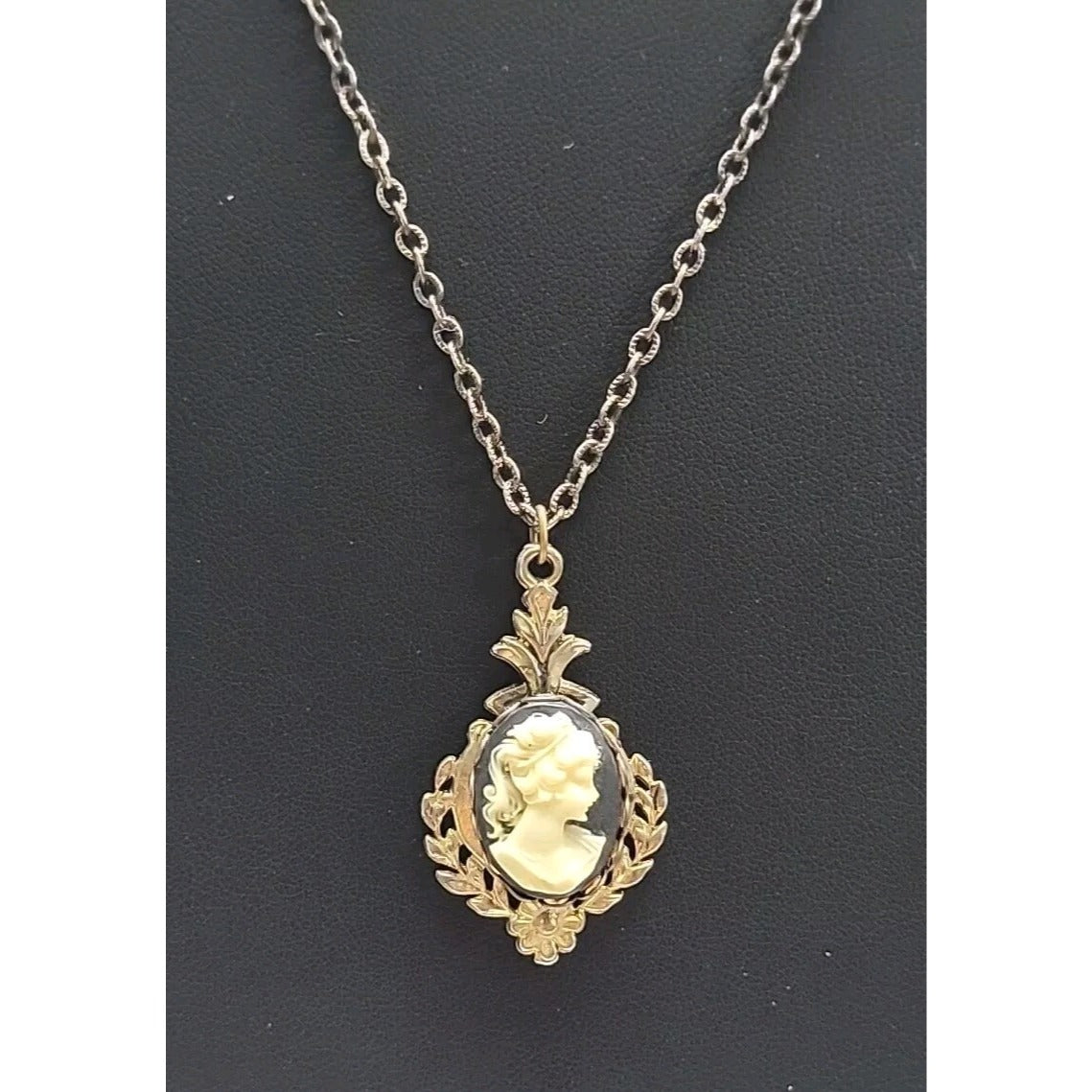 Double Faux Glass Cameo Necklace 18" Gold Tone Chain Right & Left Facing