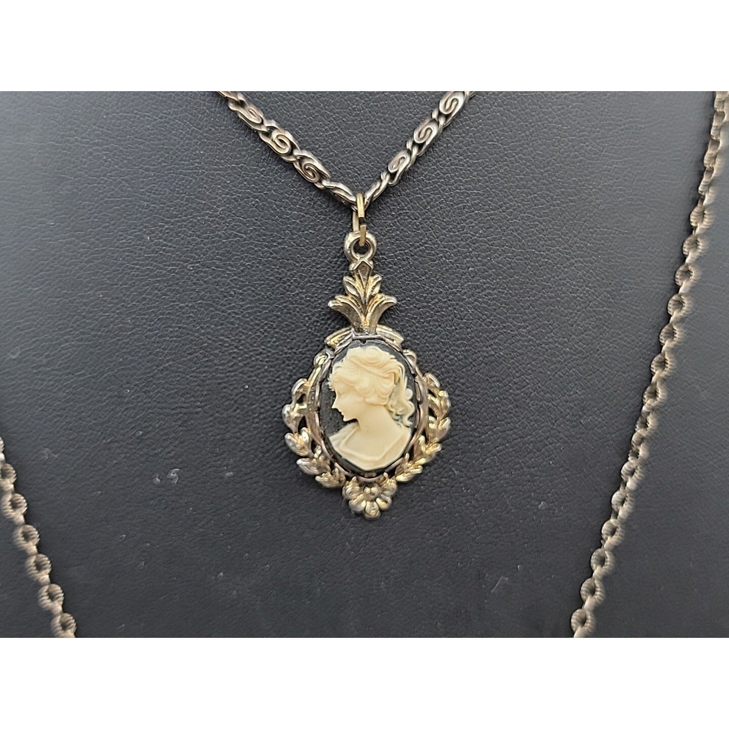 Double Faux Glass Cameo Necklace 18" Gold Tone Chain Right & Left Facing