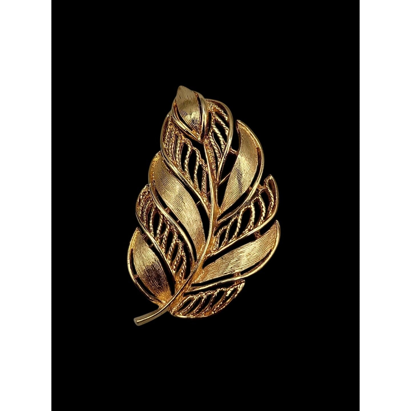 Napier Leaf Brooch Ribbed & Open Metal Work Sections Vintage Gold Tone
