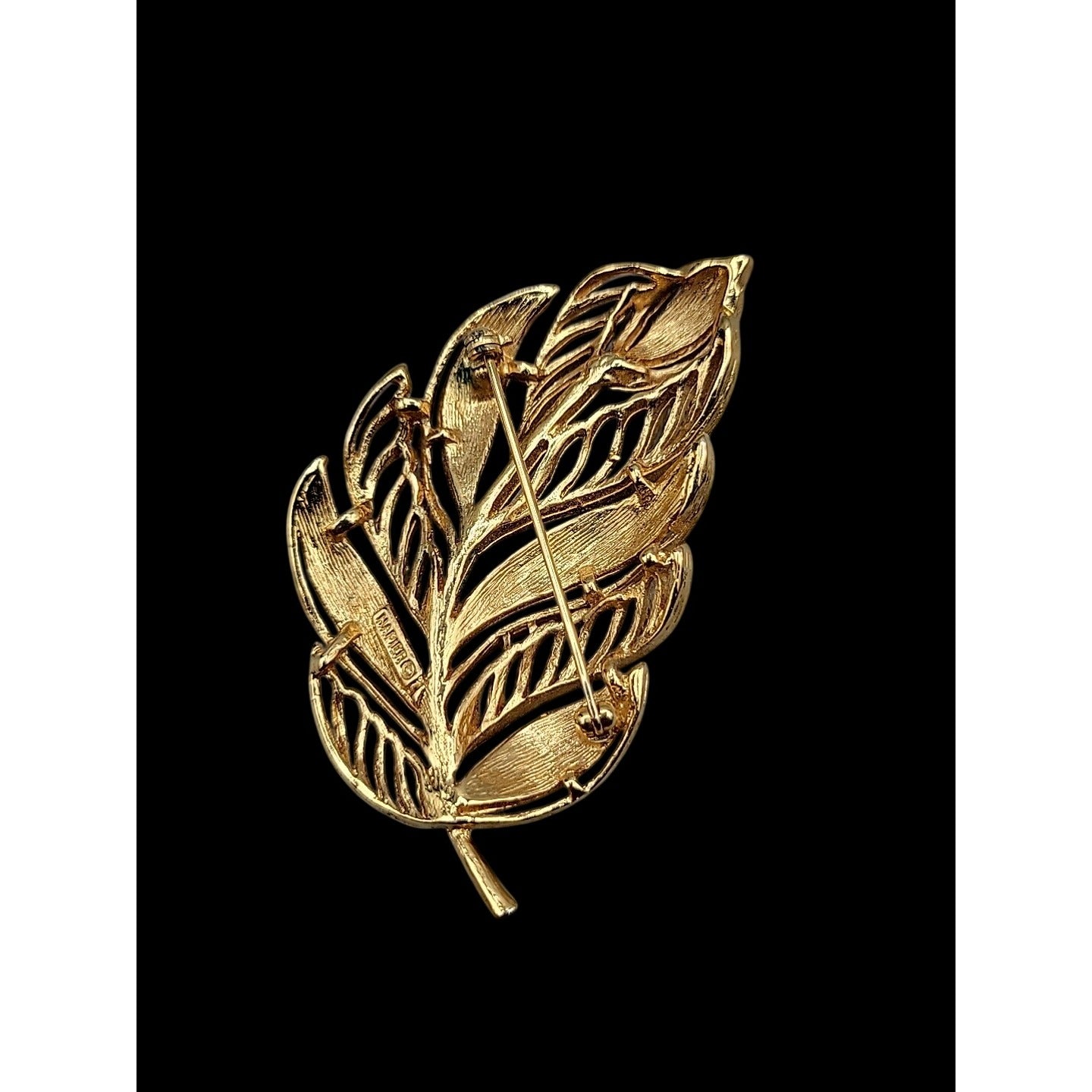 Napier Leaf Brooch Ribbed & Open Metal Work Sections Vintage Gold Tone