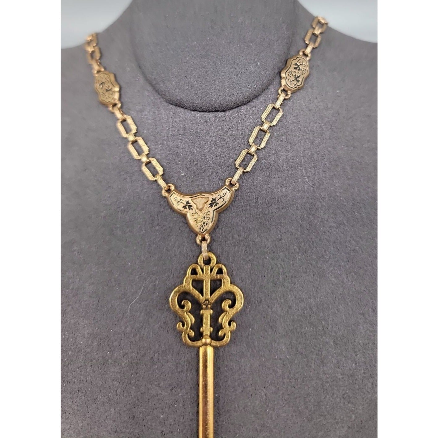 Antique Y Drop Skeleton Key Pendant Necklace 15" Etched Book Chain Gold Tone