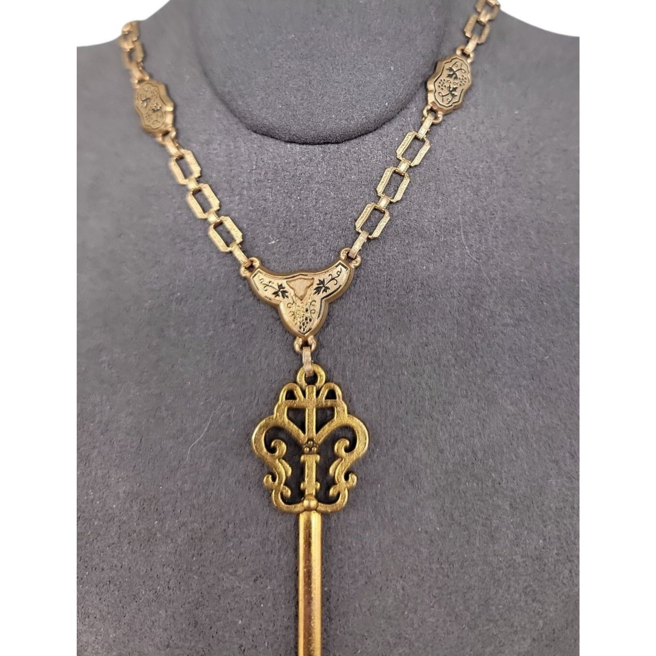 Antique Y Drop Skeleton Key Pendant Necklace 15" Etched Book Chain Gold Tone