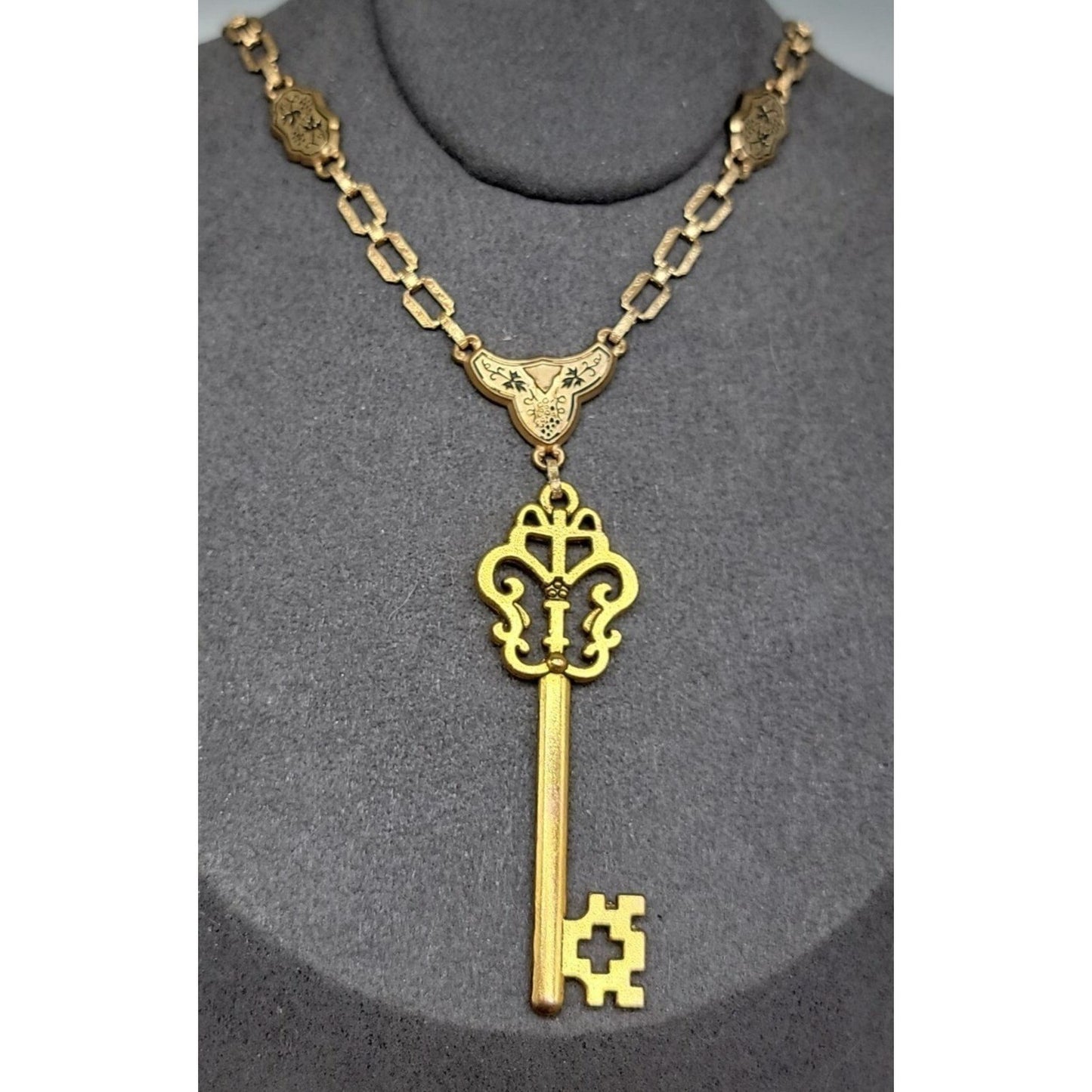 Antique Y Drop Skeleton Key Pendant Necklace 15" Etched Book Chain Gold Tone