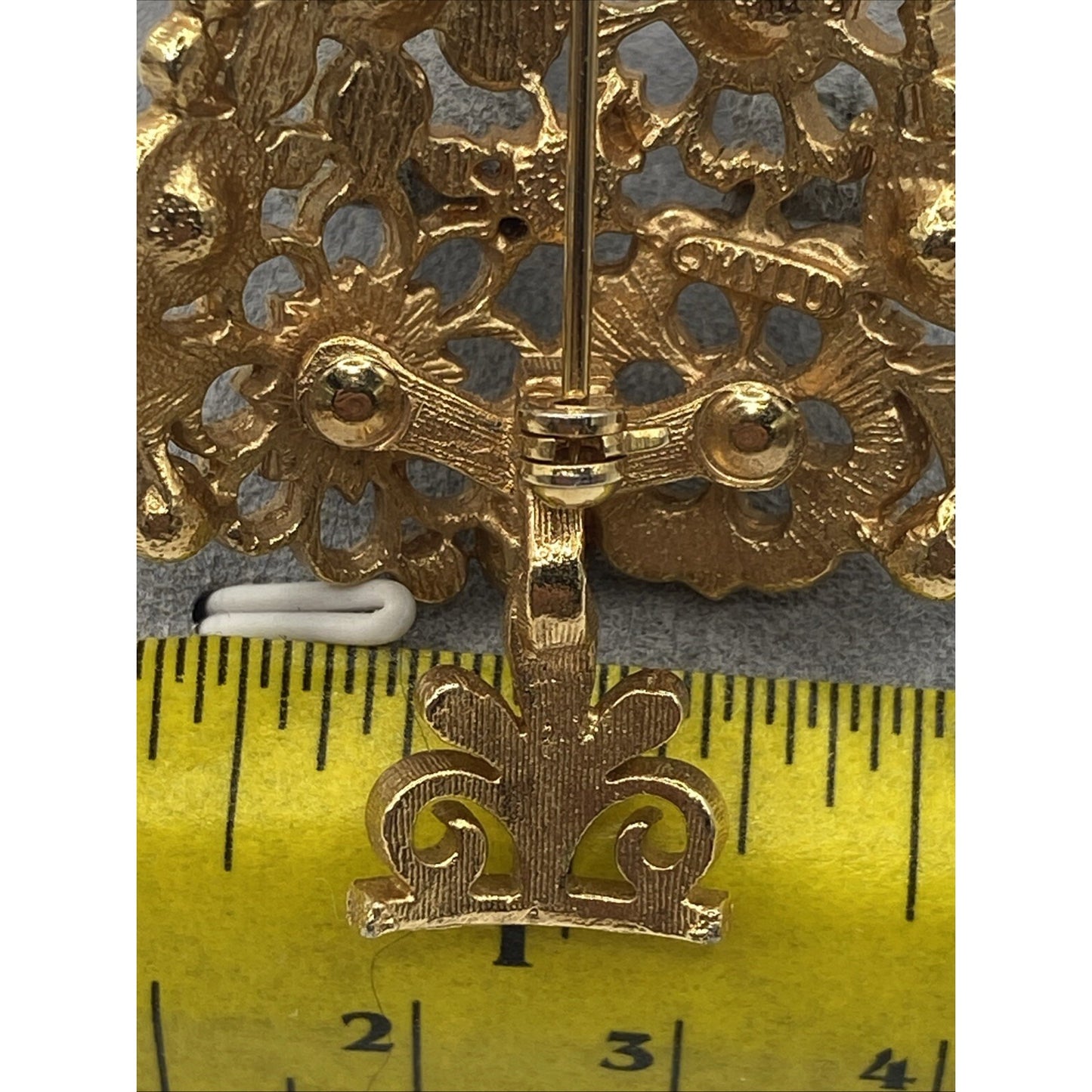 Mylu Floral Rhinestones Christmas Tree Brooch Goldtone