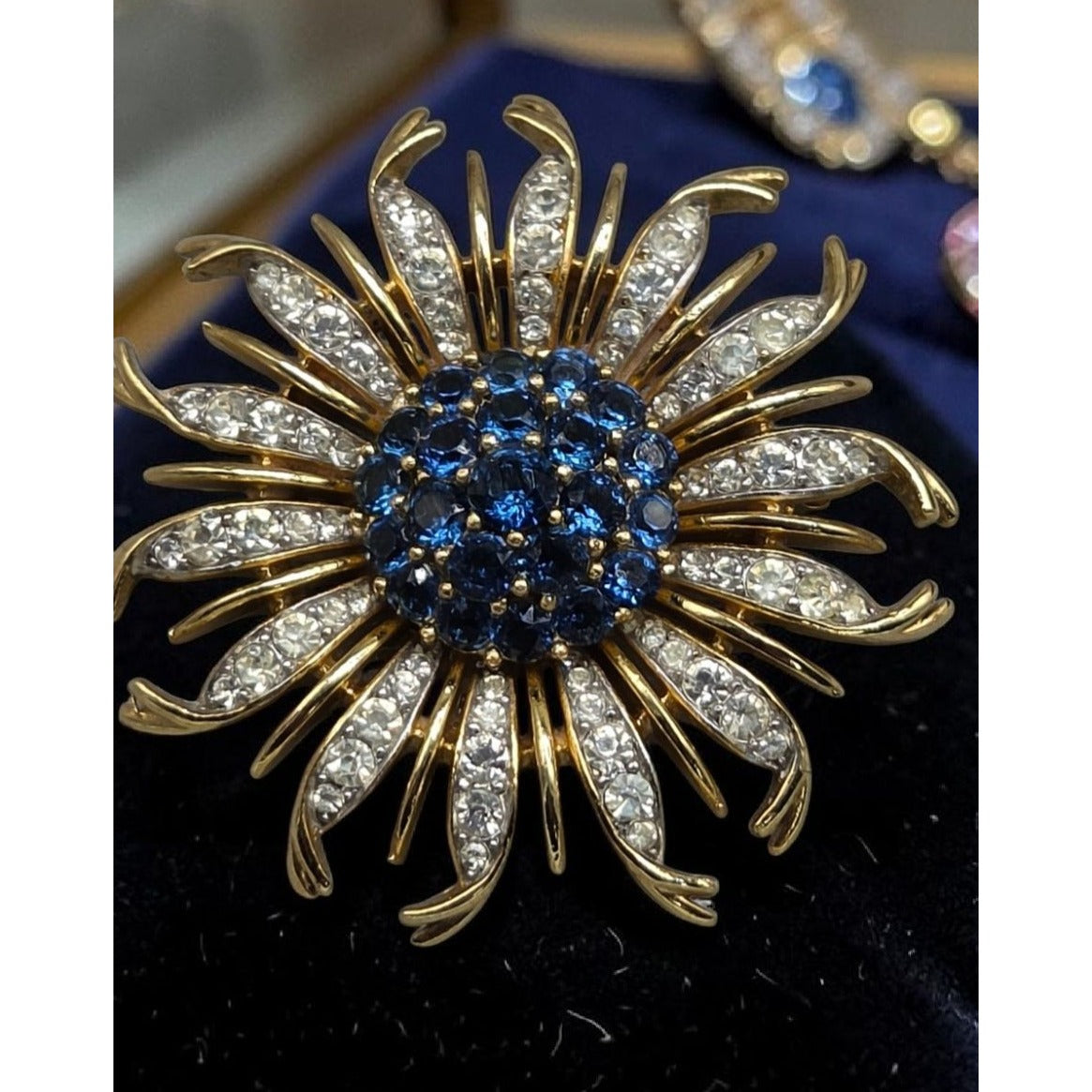 Vintage Crown Trifari Alfred Philippe Blue Crystal Chrysanthemum Flower Brooch