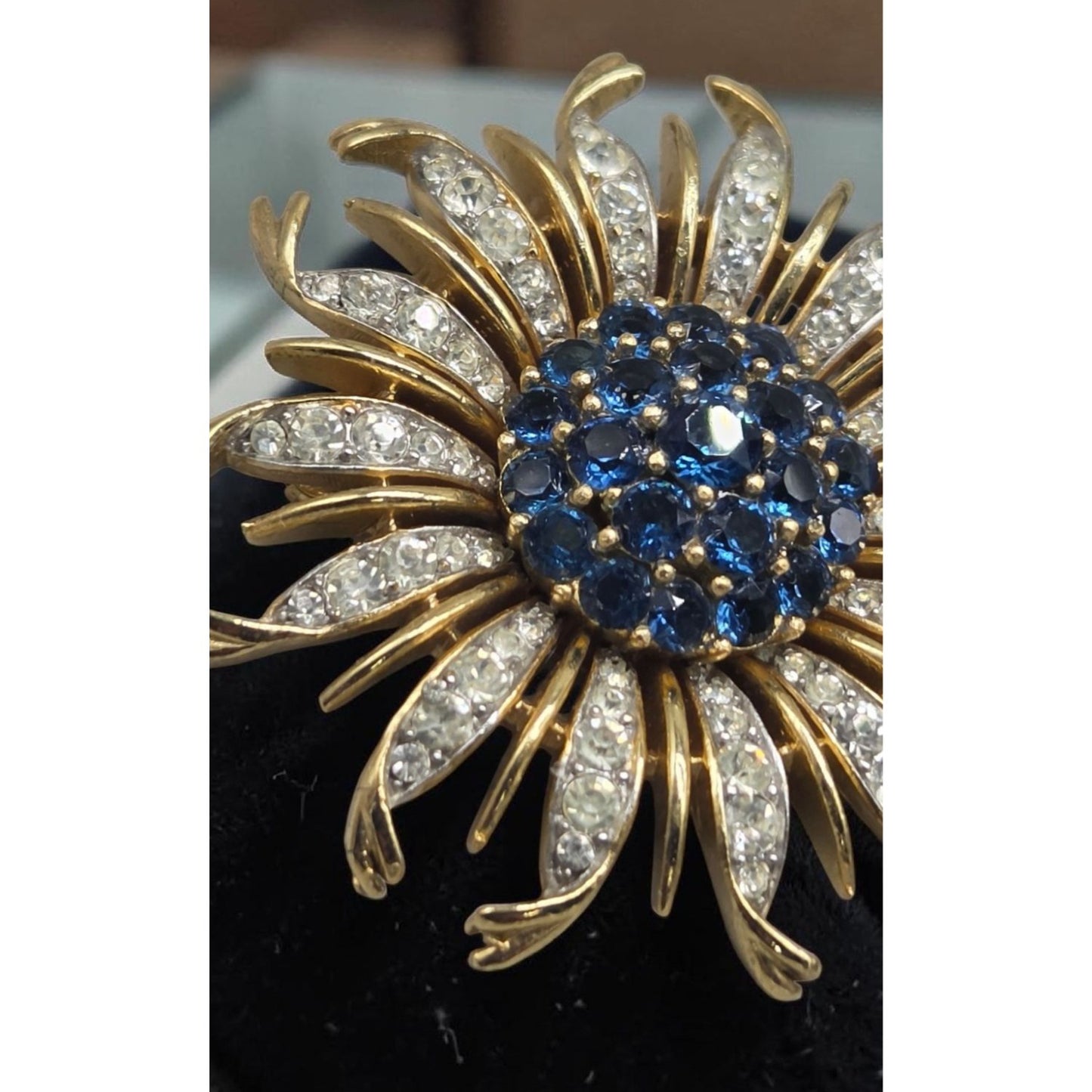 Vintage Crown Trifari Alfred Philippe Blue Crystal Chrysanthemum Flower Brooch
