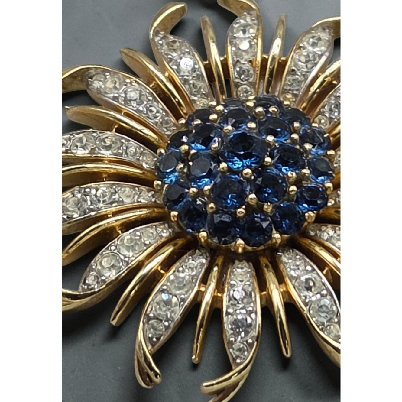 Vintage Crown Trifari Alfred Philippe Blue Crystal Chrysanthemum Flower Brooch