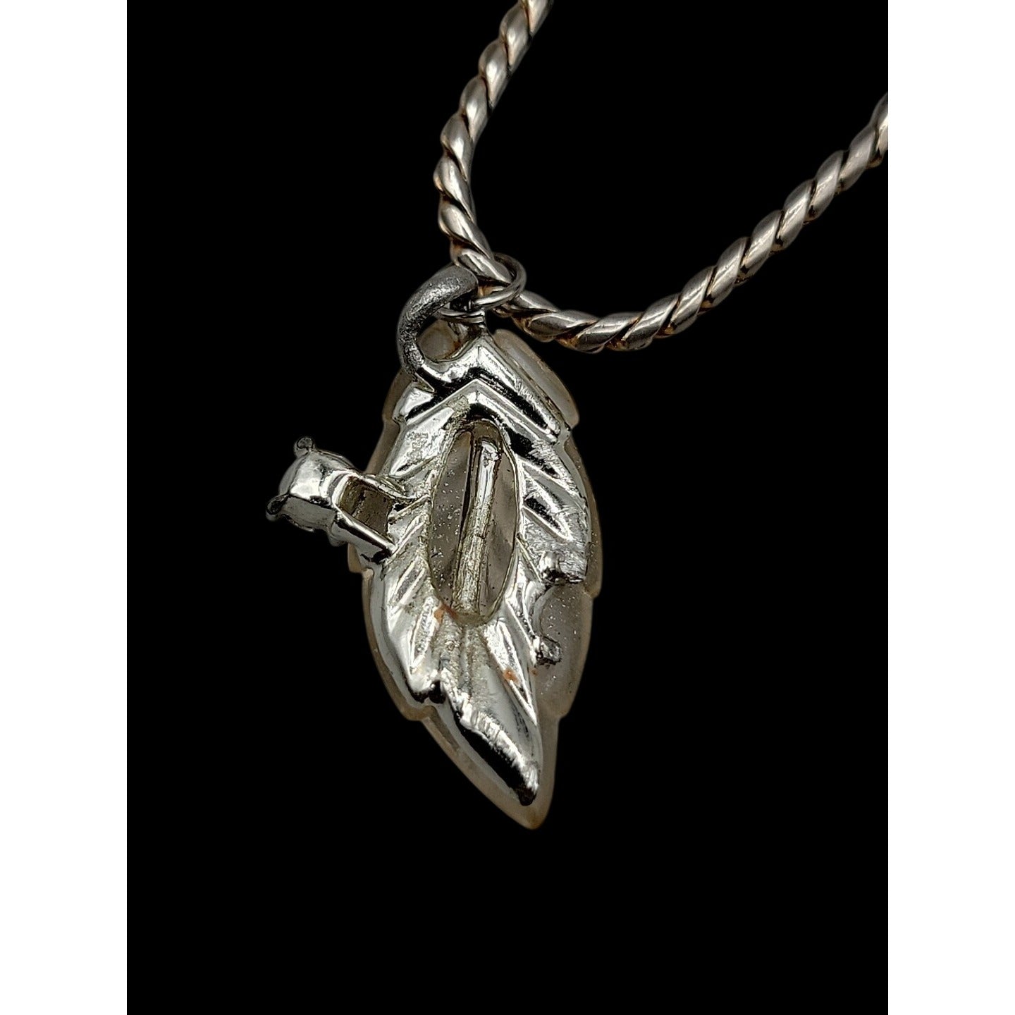 Vintage Lucite Leaf Pendant Necklace Aurora Borealis Rhinestone 17" Silver Tone
