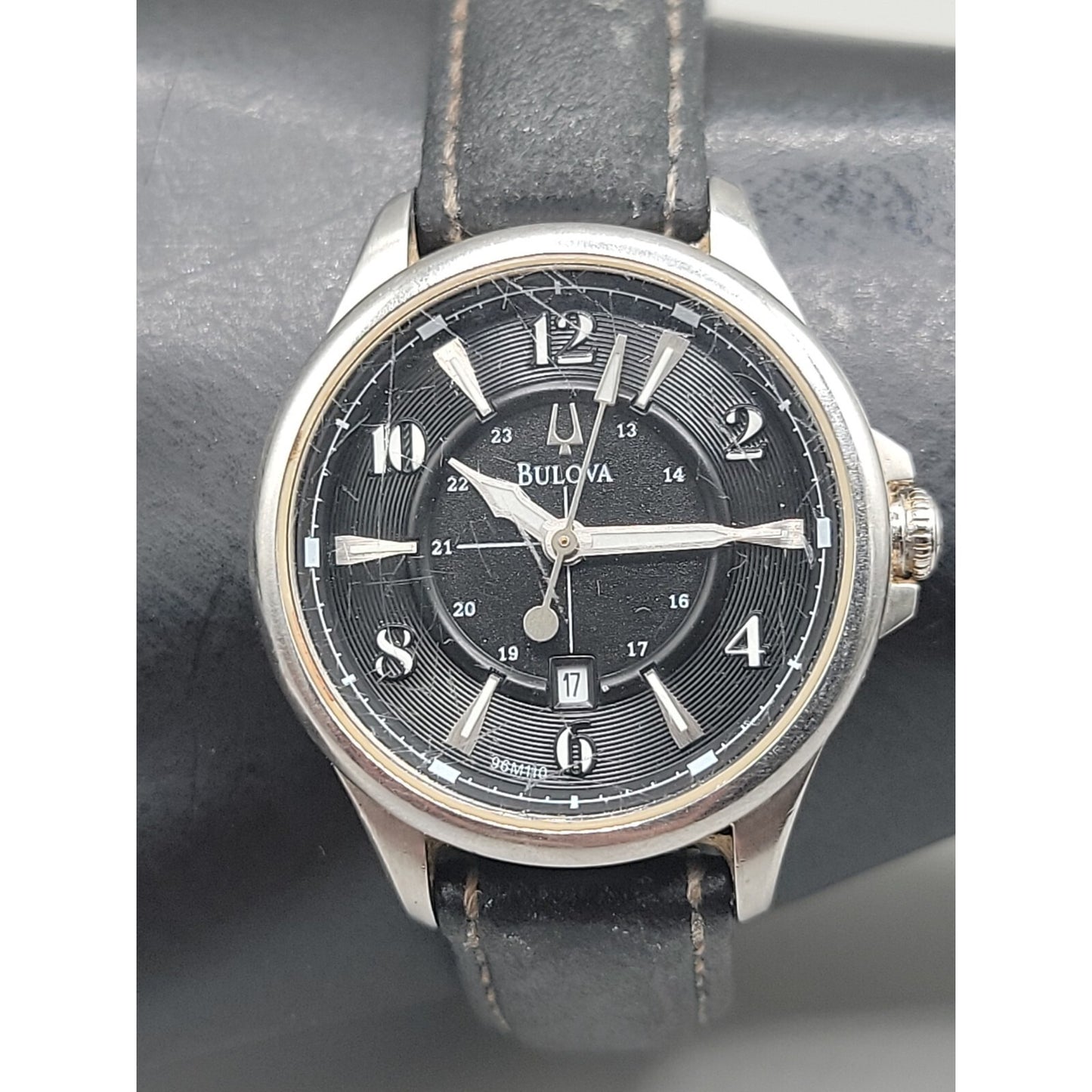 Bulova Adventurer Ladies Watch Quartz 96M110 Date Window 33mm 2011