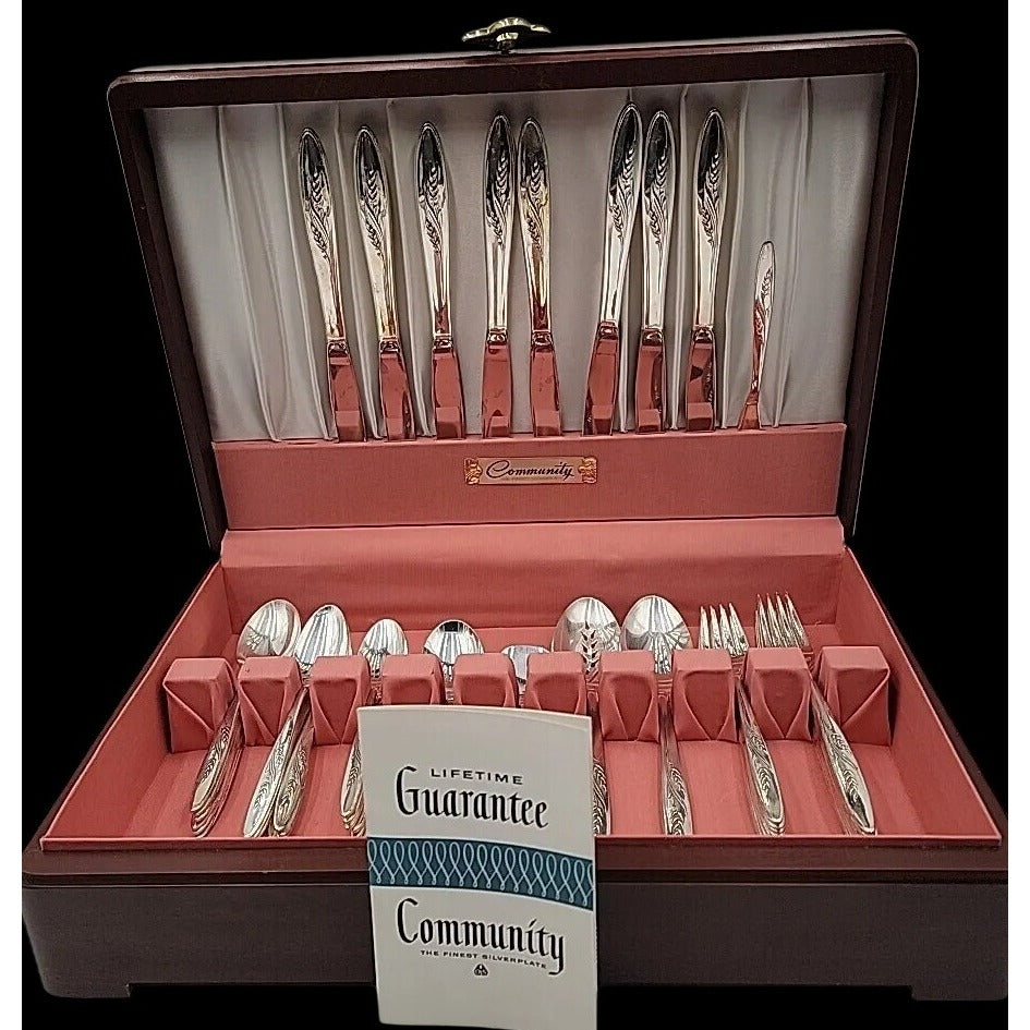 Community Song Of Autumn Flatware Silver Plated Service of 8 w/Extras in Chest