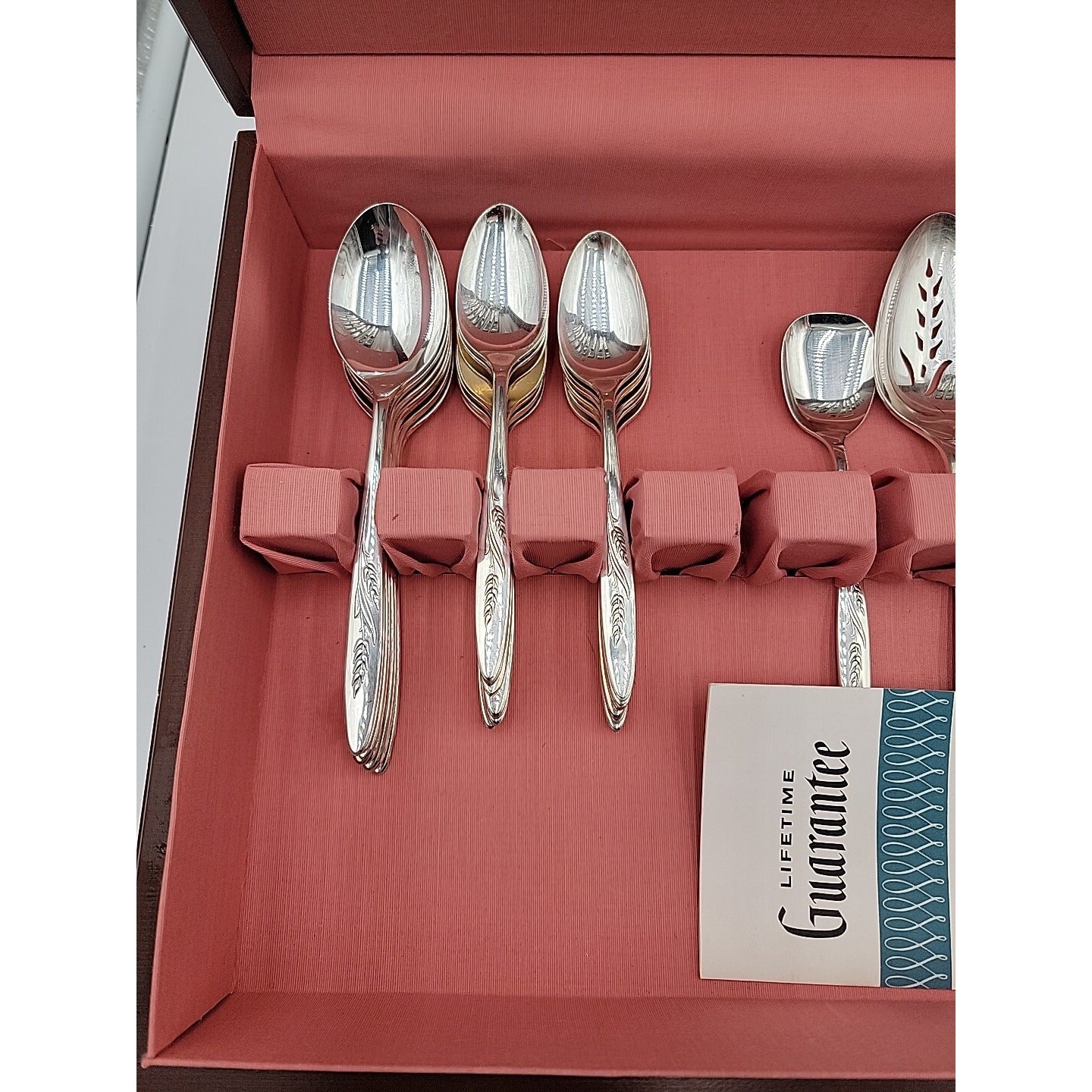 Community Song Of Autumn Flatware Silver Plated Service of 8 w/Extras in Chest