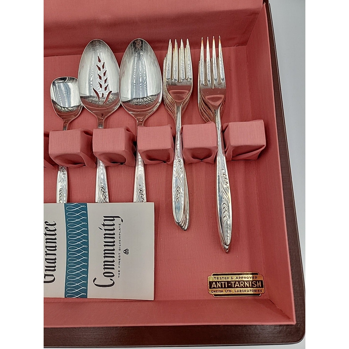 Community Song Of Autumn Flatware Silver Plated Service of 8 w/Extras in Chest