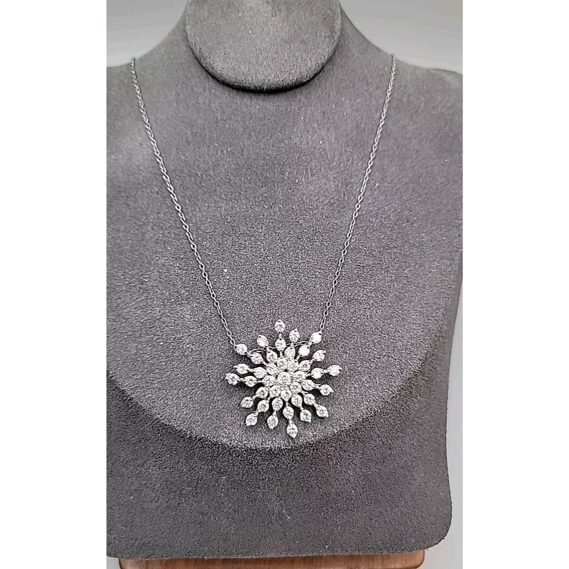 Sterling Silver Cubic Zirconia Snowflake Floating Pendant Necklace 19" 925 Chain