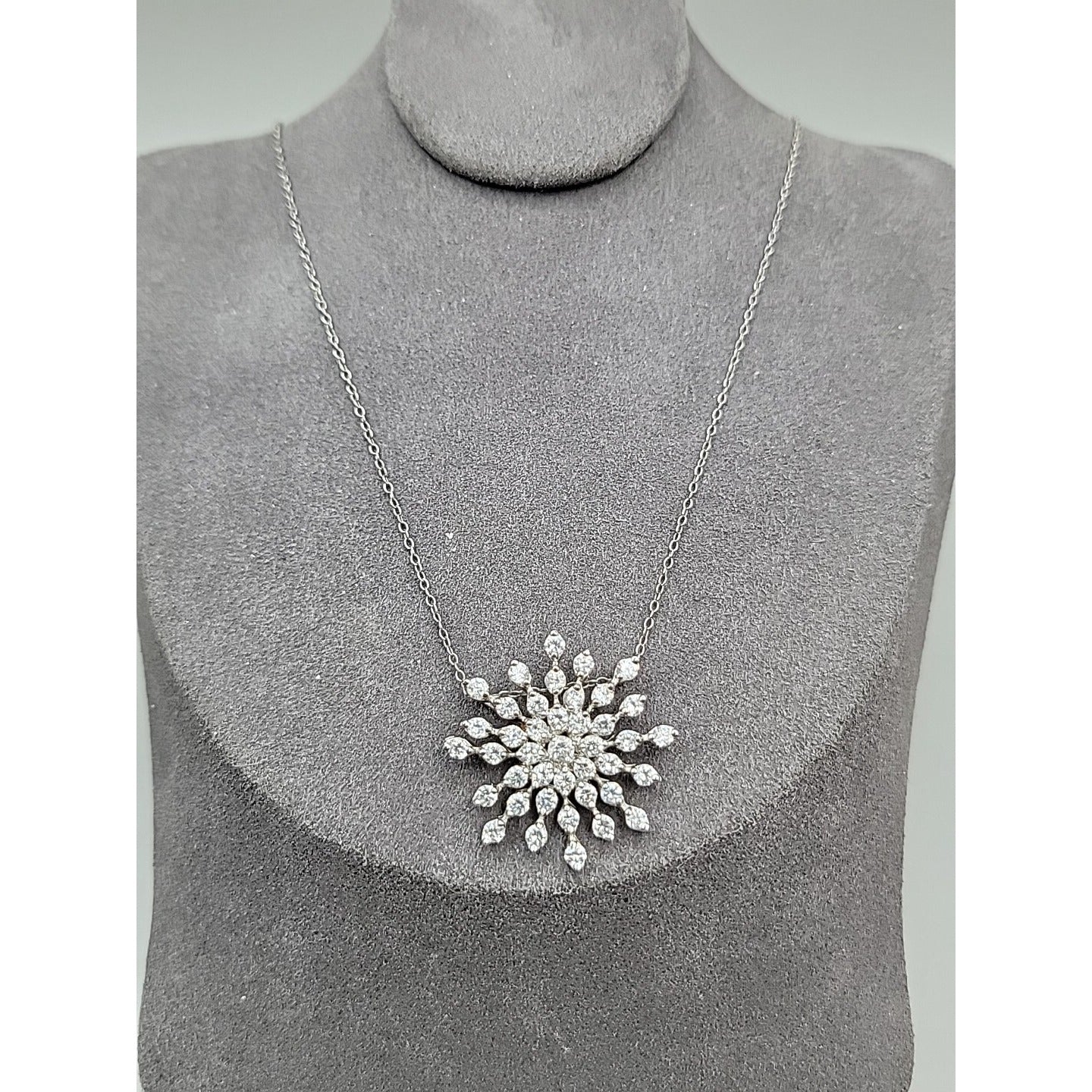 Sterling Silver Cubic Zirconia Snowflake Floating Pendant Necklace 19" 925 Chain