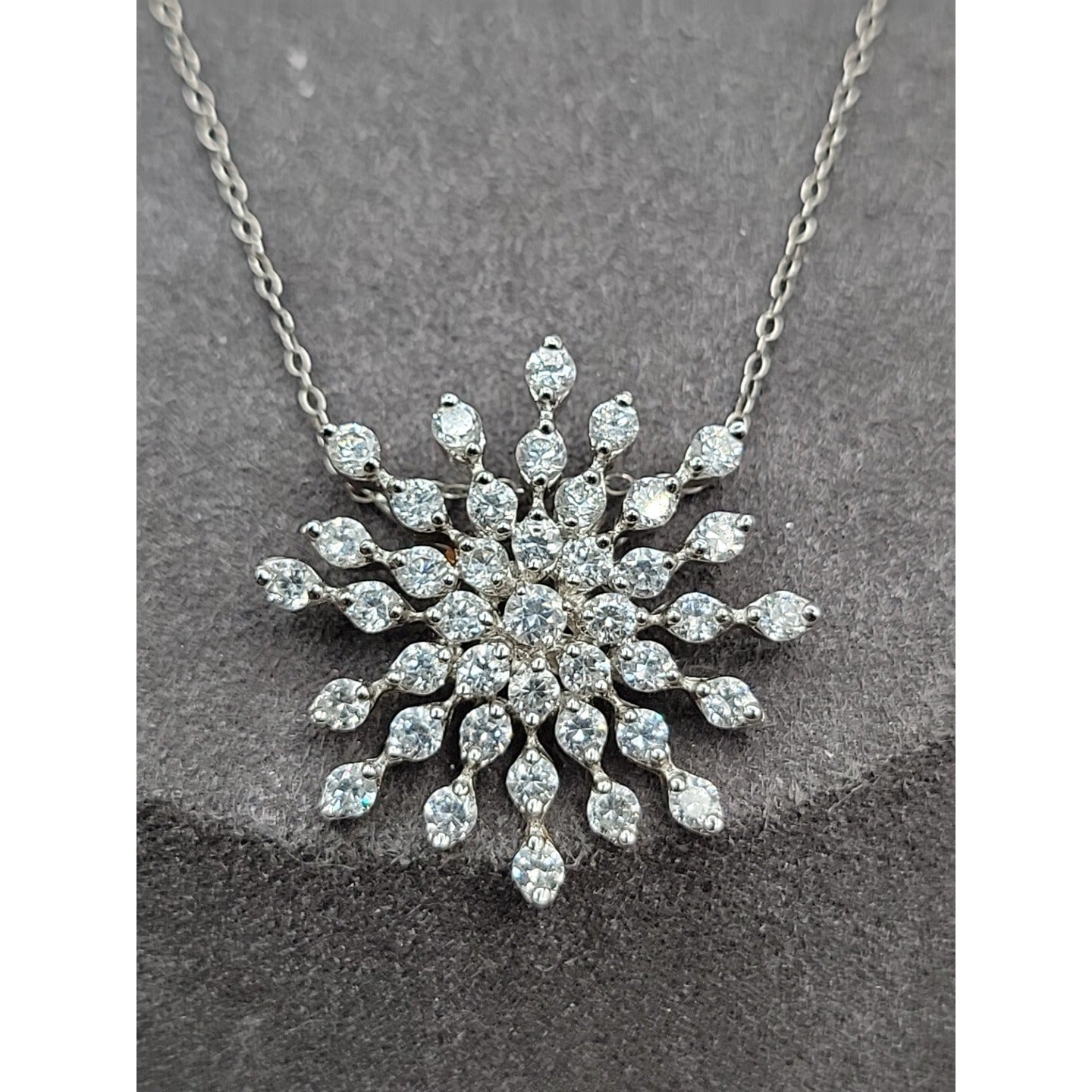 Sterling Silver Cubic Zirconia Snowflake Floating Pendant Necklace 19" 925 Chain