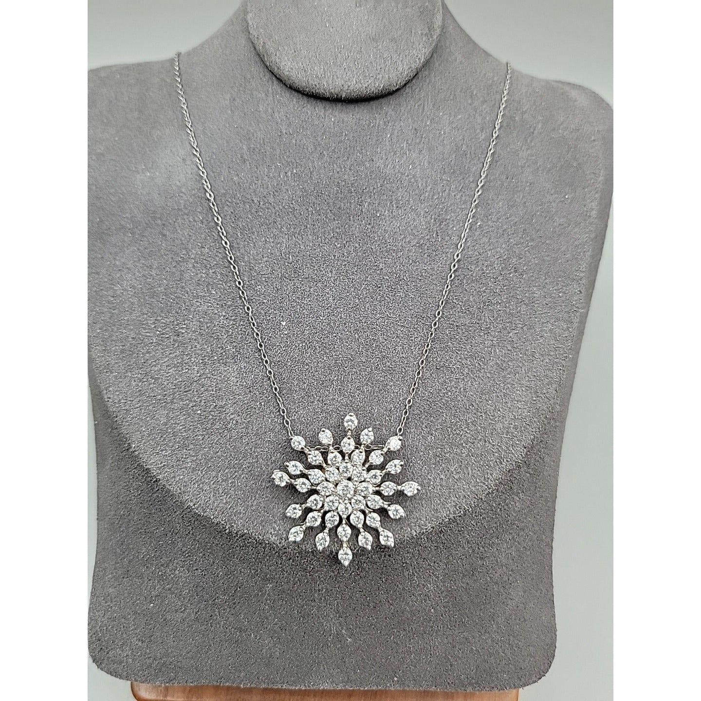 Sterling Silver Cubic Zirconia Snowflake Floating Pendant Necklace 19" 925 Chain