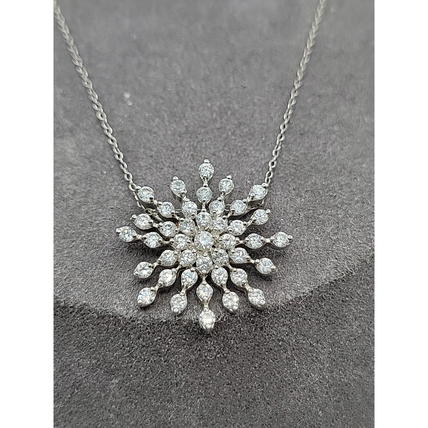 Sterling Silver Cubic Zirconia Snowflake Floating Pendant Necklace 19" 925 Chain