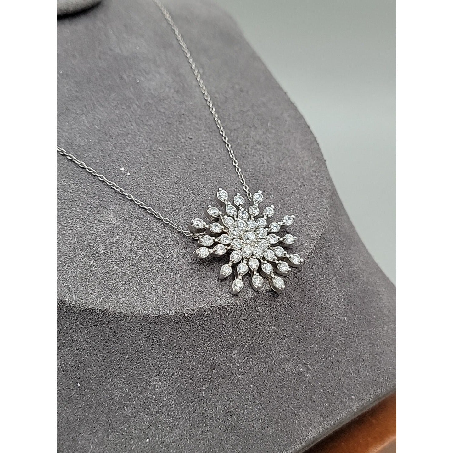 Sterling Silver Cubic Zirconia Snowflake Floating Pendant Necklace 19" 925 Chain