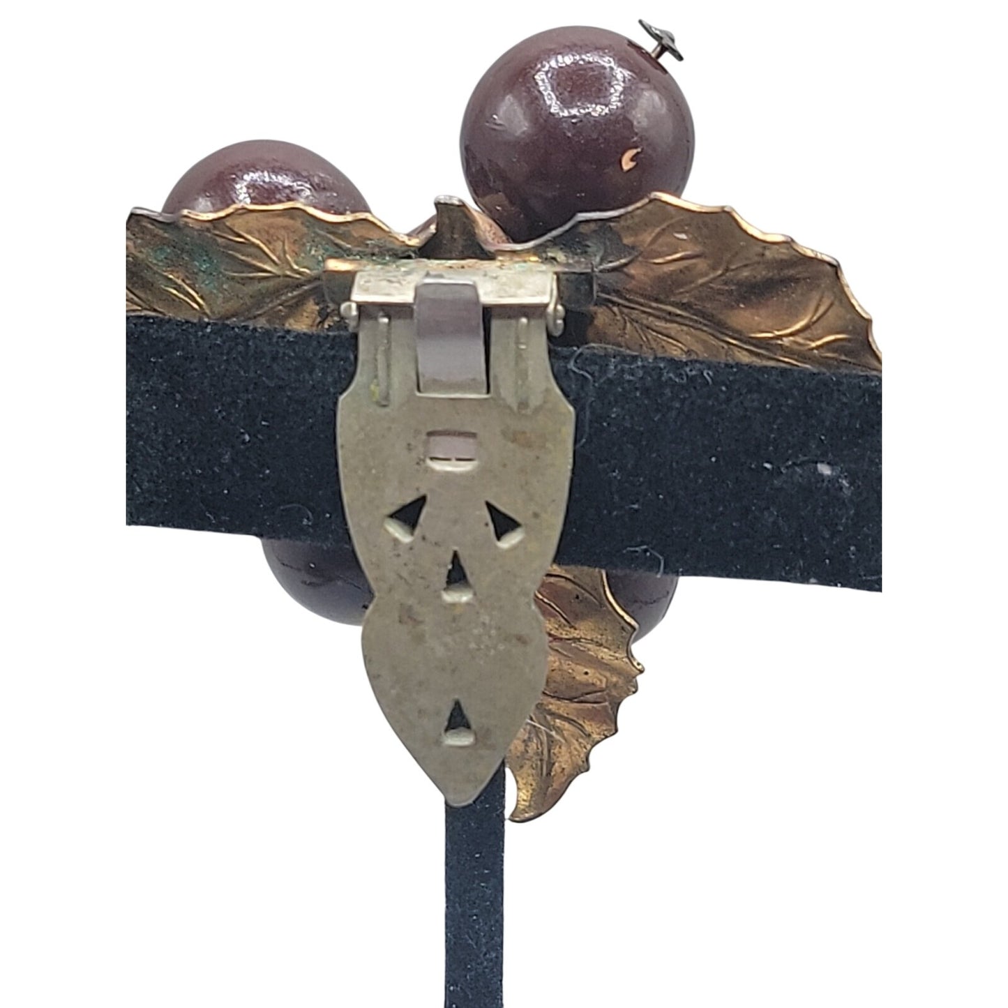 Vtg 1930s Wood Grape Cluster Fur/Dress Clip Art Deco Brass Leaf Chocolate Brown