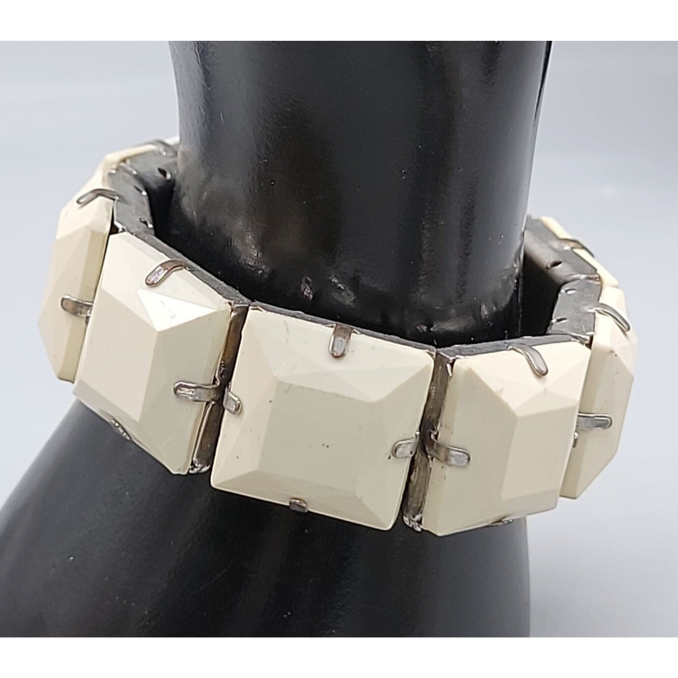 Vintage 1950s White Thermoset Panel Stretch Bracelet Chiclet-Shaped Links 6.5