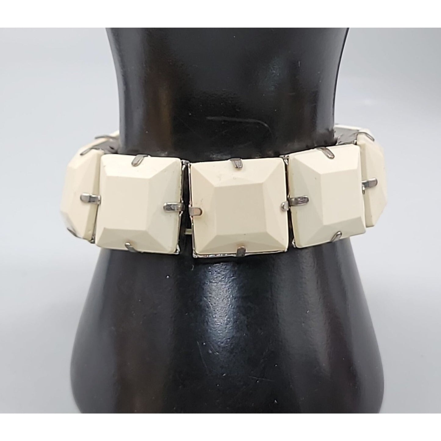 Vintage 1950s White Thermoset Panel Stretch Bracelet Chiclet-Shaped Links 6.5