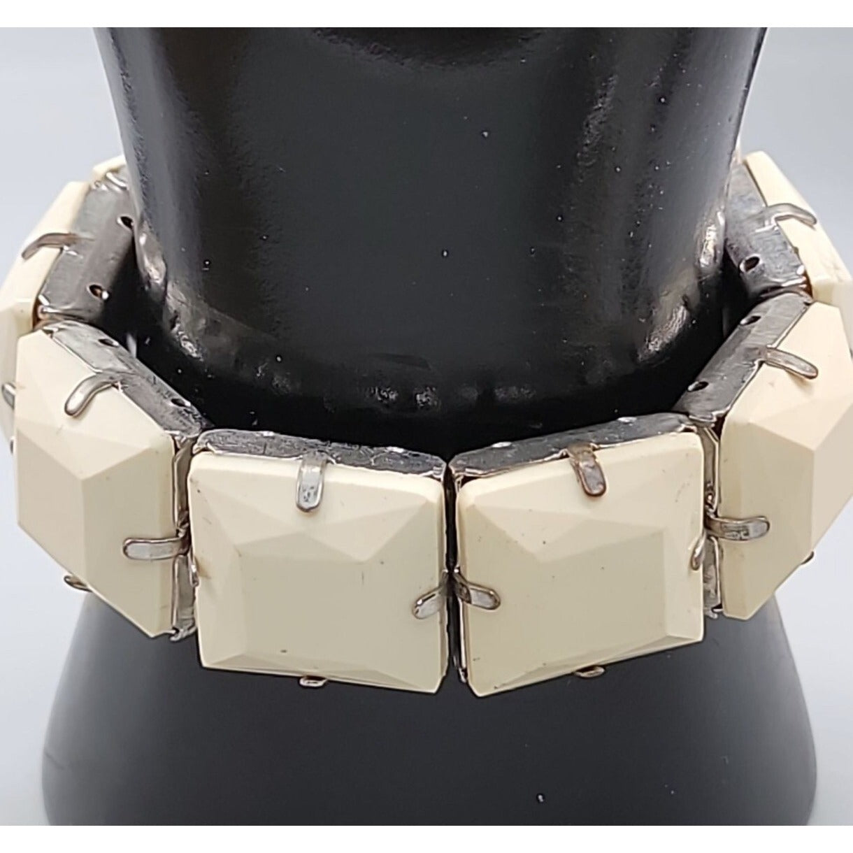 Vintage 1950s White Thermoset Panel Stretch Bracelet Chiclet-Shaped Links 6.5