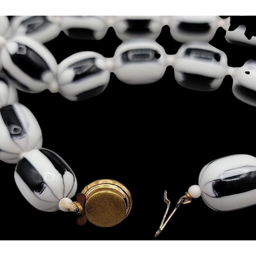 Vintage Black & White Striped Design Lucite Bead Necklace 1950s 30" Oval 13.7mm