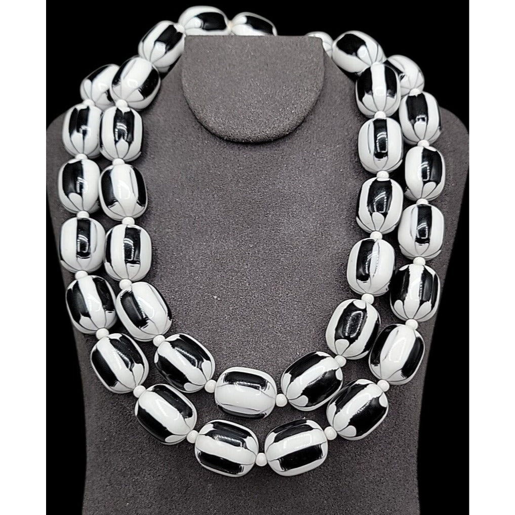 Vintage Black & White Striped Design Lucite Bead Necklace 1950s 30" Oval 13.7mm