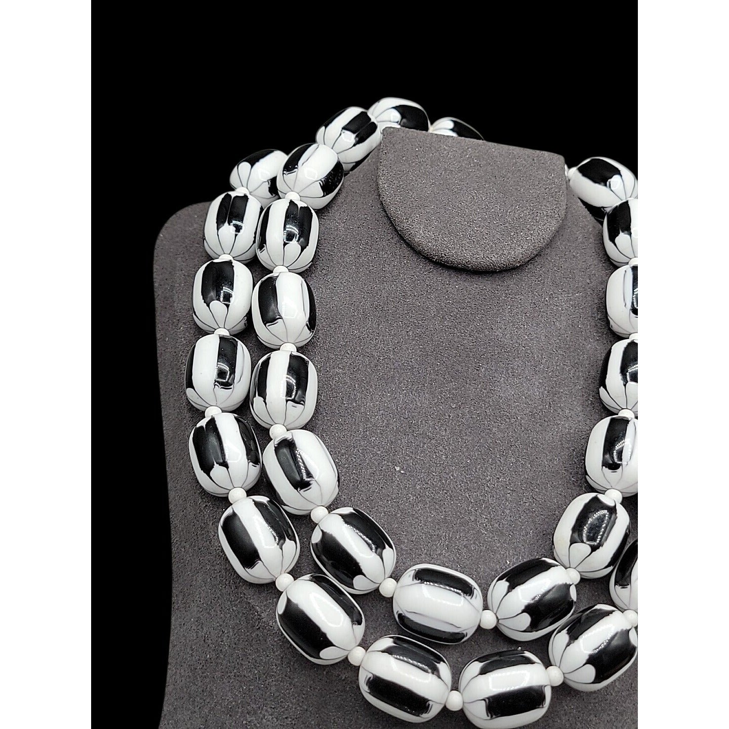 Vintage Black & White Striped Design Lucite Bead Necklace 1950s 30" Oval 13.7mm