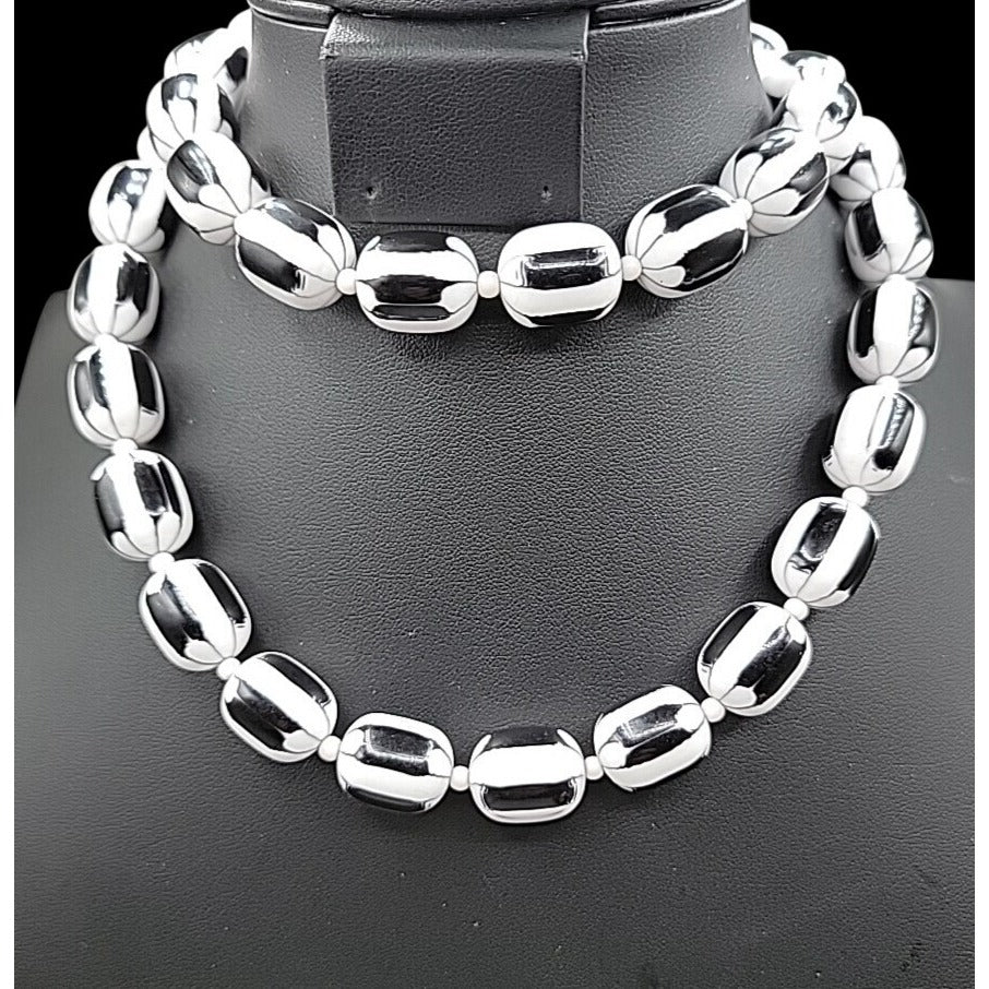 Vintage Black & White Striped Design Lucite Bead Necklace 1950s 30" Oval 13.7mm