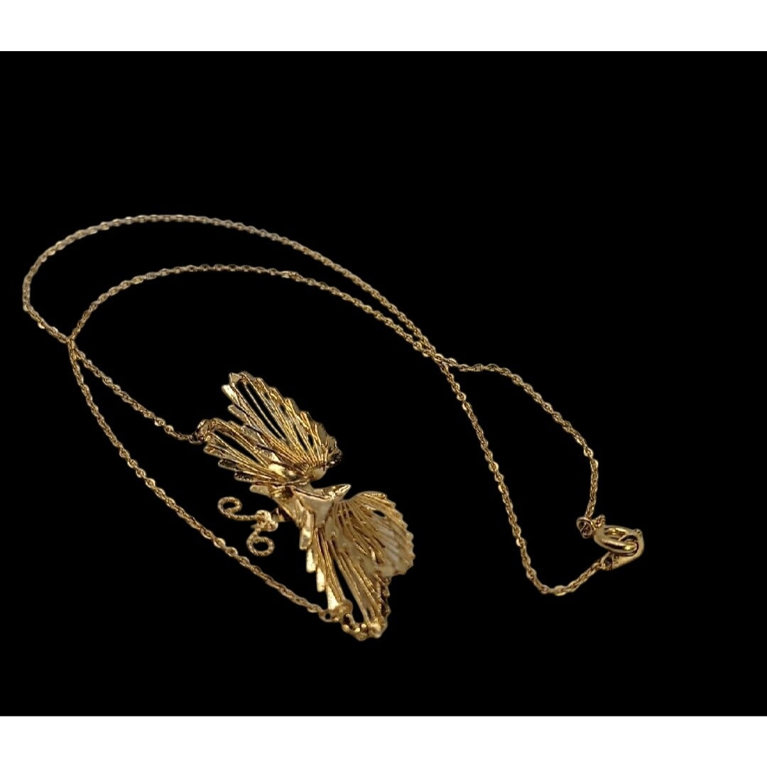 3-D Butterfly Necklace 18" Chain Ladies Gold-Tone