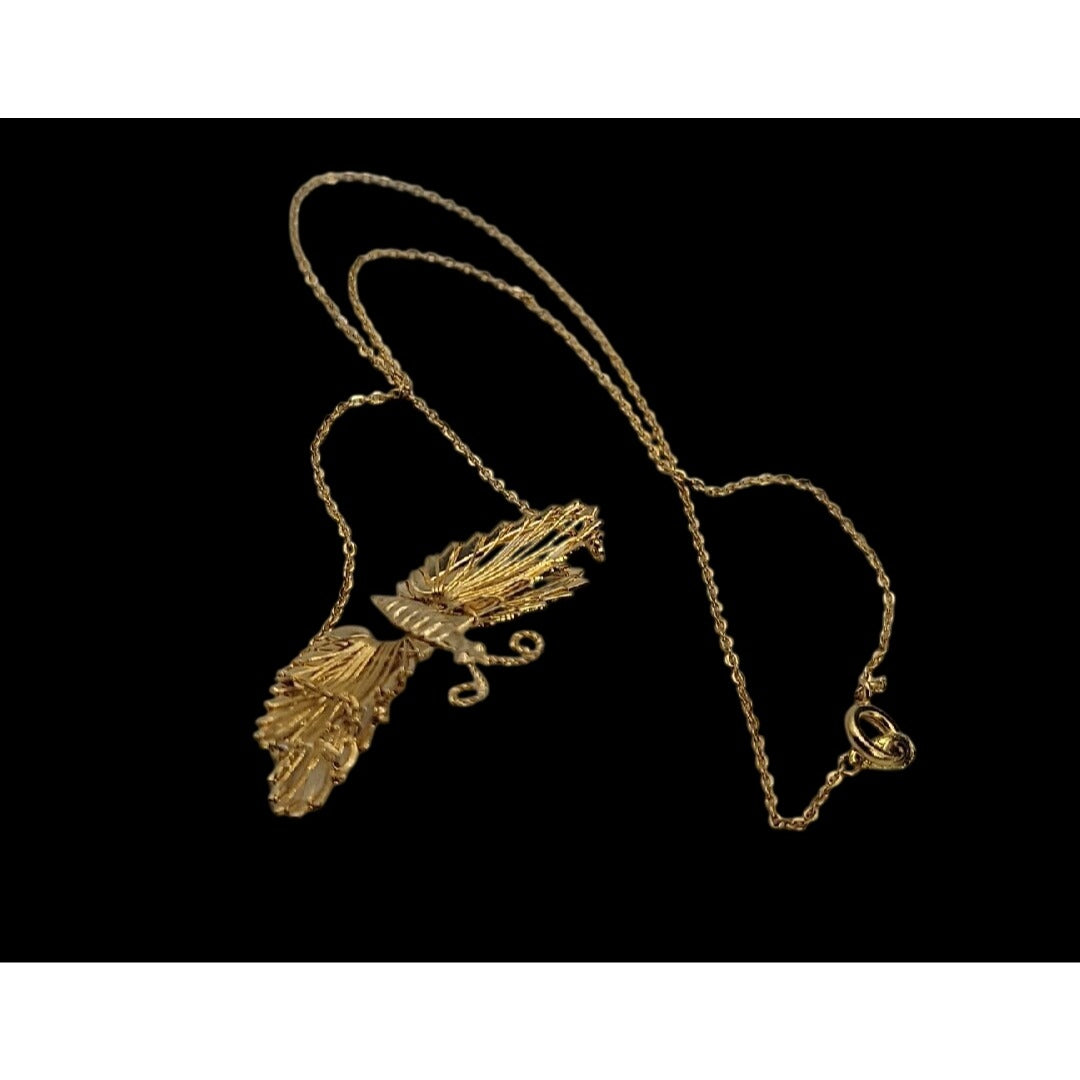 3-D Butterfly Necklace 18" Chain Ladies Gold-Tone