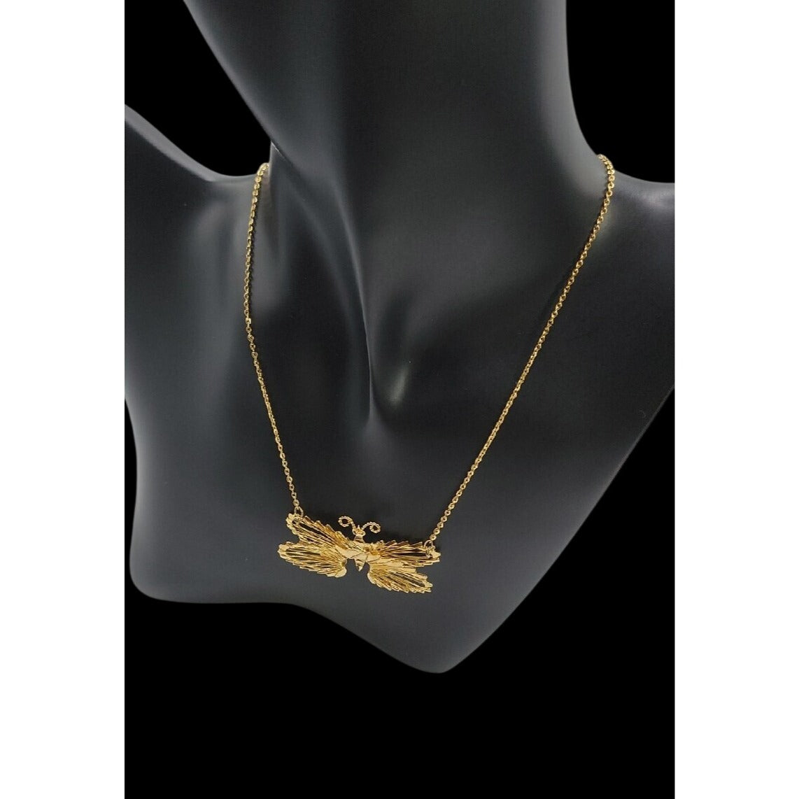 3-D Butterfly Necklace 18" Chain Ladies Gold-Tone