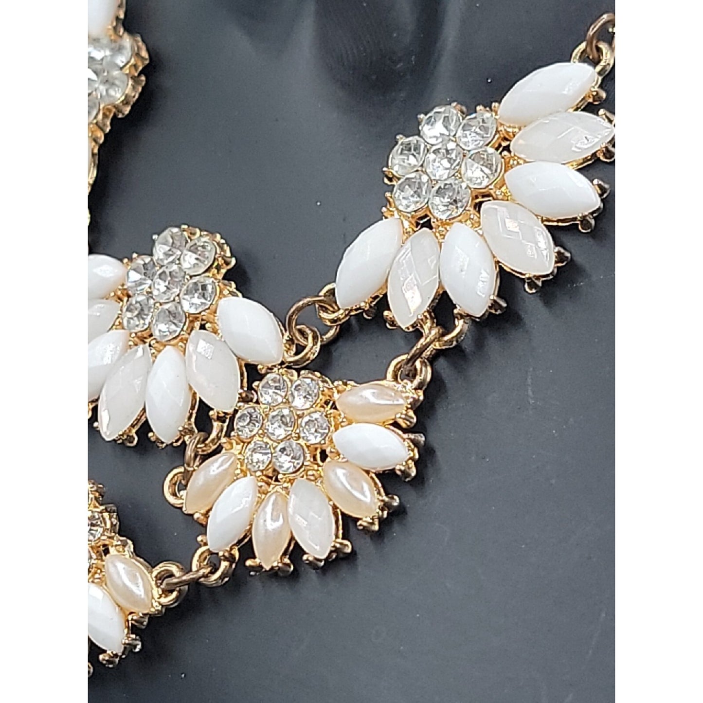 J Crew White Floral Bib Necklace Boho Style Statement 20" Necklace