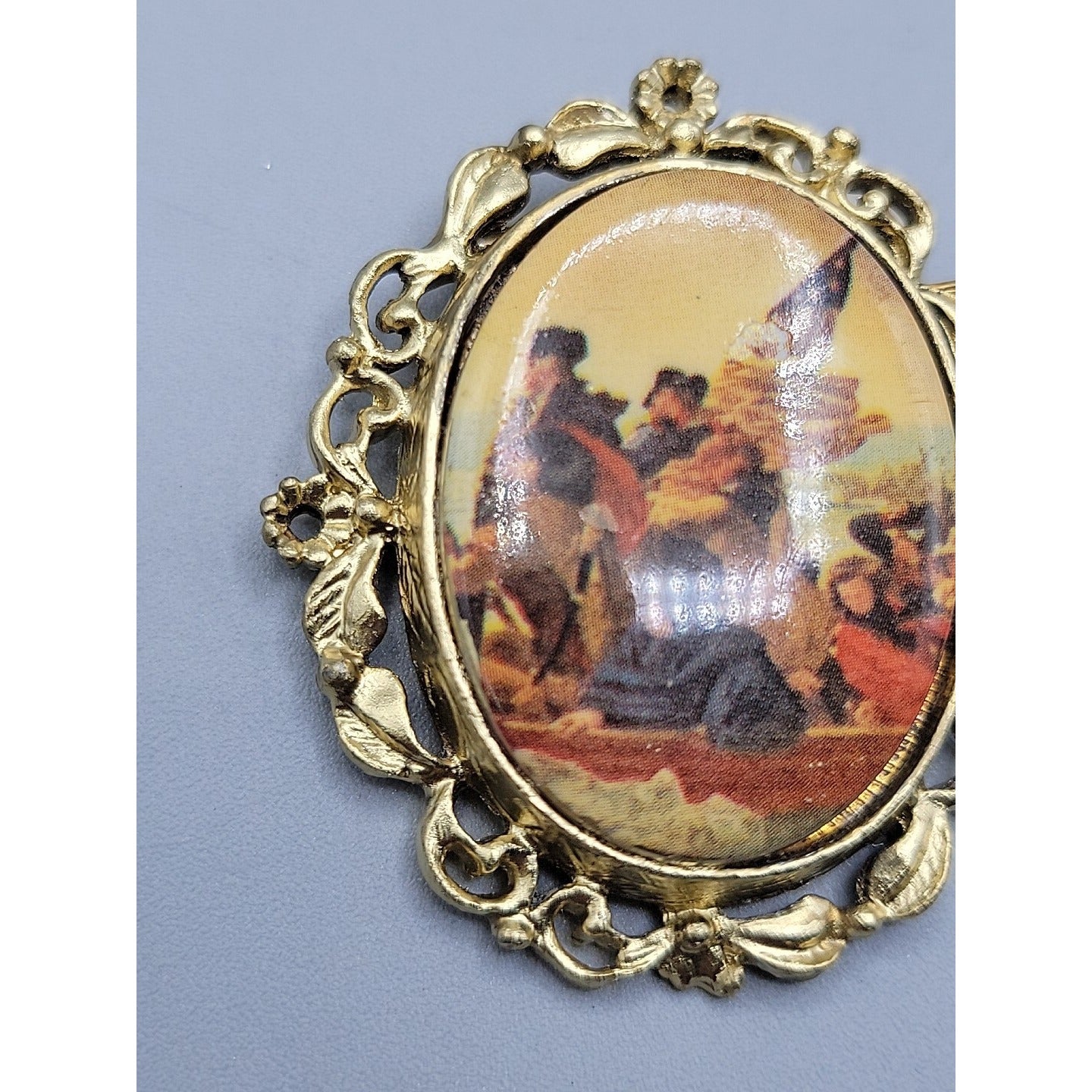 Vintage 1976 US Bicentennial Souvenir Pendant Brooch Emanuel Leutzes Crossing DE