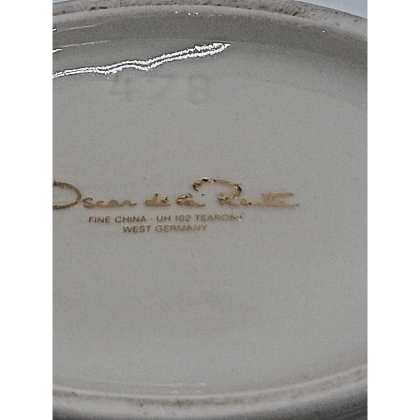 Oscar De La Renta TEAROSE Vase Reticulated Vase West Germany Fine China UH 102