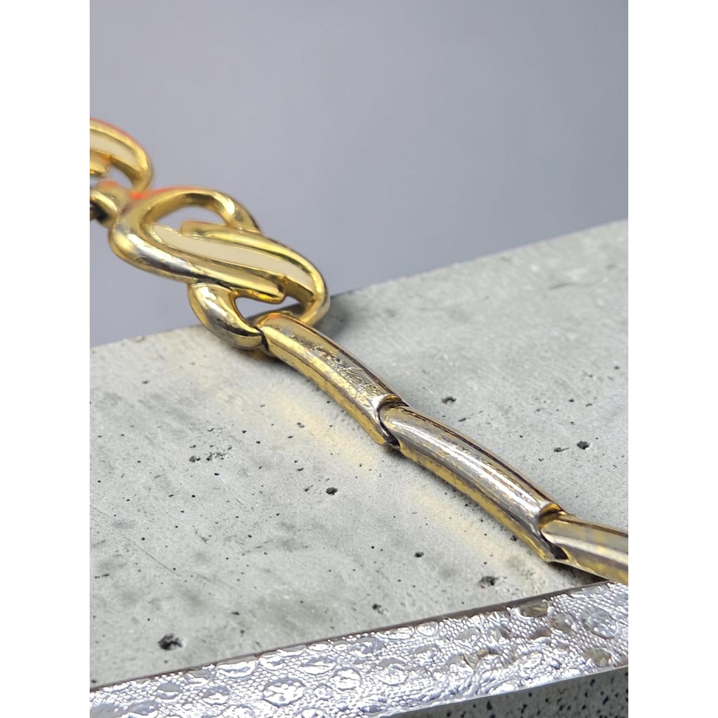 Vtg HR Paris Helena Rubinstein Gold Tone Cream Enamel Interlocking Choker Necklace 15"