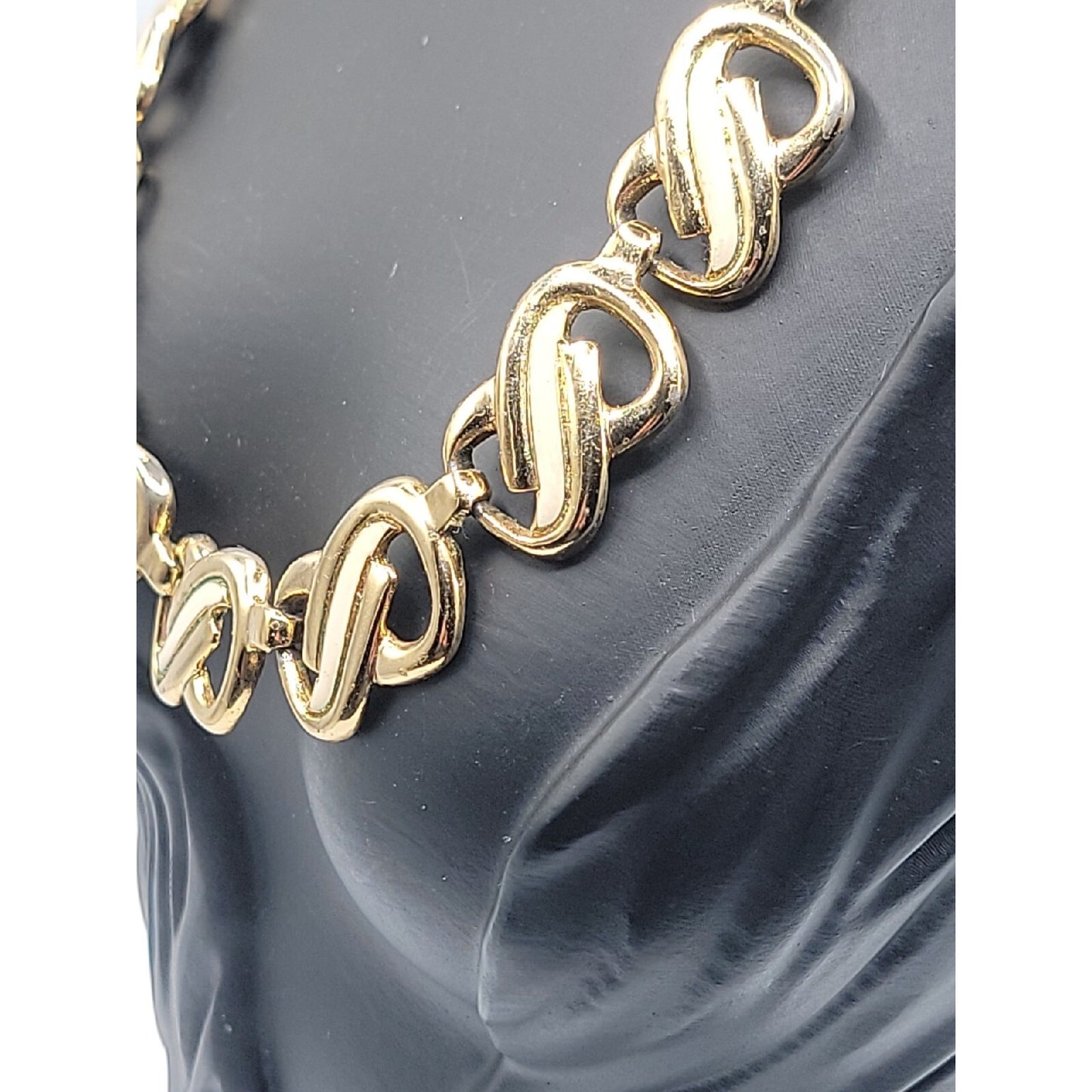Vtg HR Paris Helena Rubinstein Gold Tone Cream Enamel Interlocking Choker Necklace 15"