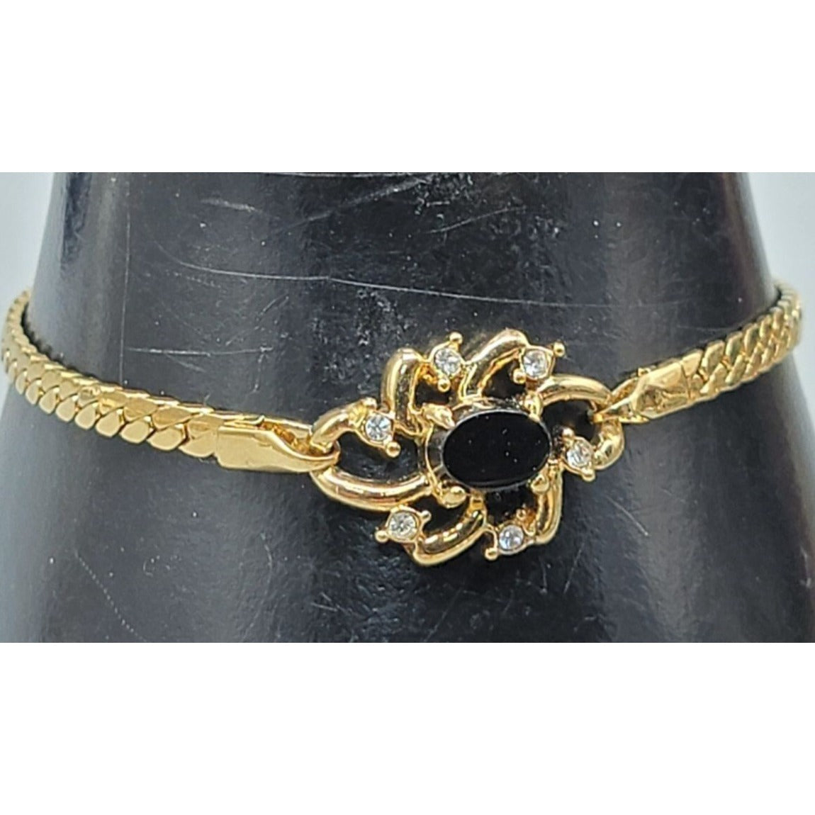 Onyx Crystal Swirl Bracelet Floating Gemstone Charm Gold Plated Chain Size 6.75"