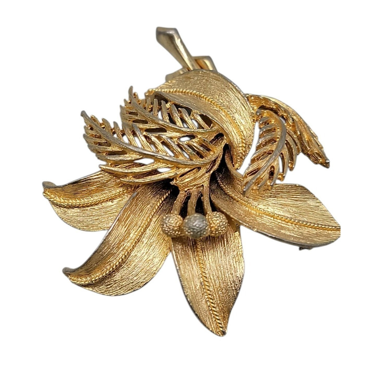 Designer Floral Lily Brooch Textured Petal/Leaf Details Elegant VTG Gold-Toned