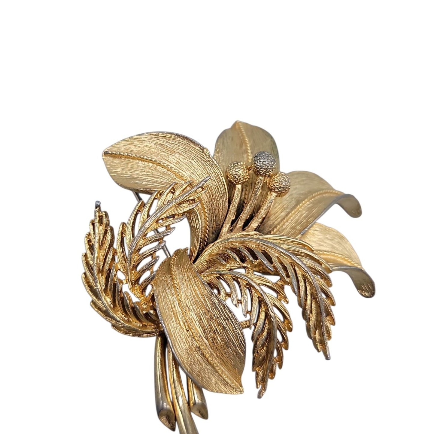 Designer Floral Lily Brooch Textured Petal/Leaf Details Elegant VTG Gold-Toned