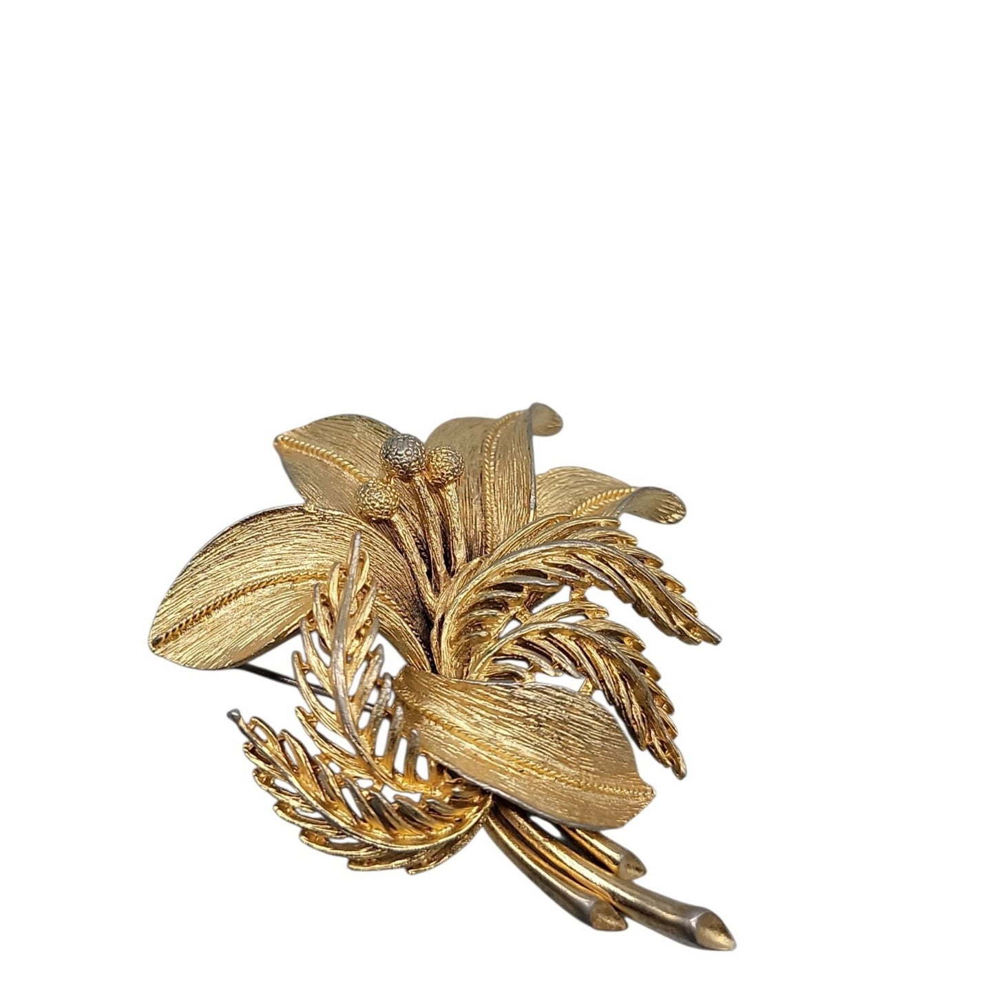 Designer Floral Lily Brooch Textured Petal/Leaf Details Elegant VTG Gold-Toned