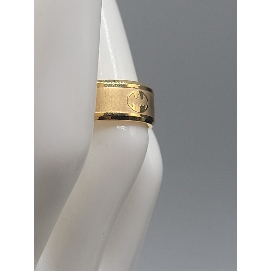 DC Comics Batman Band Ring Stainless Steel 8mm Brushed Gold Tone Size 6