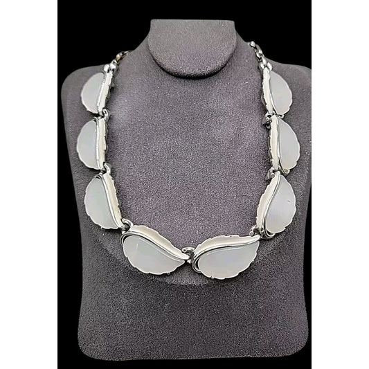 Lisner Thermoset White Moonglow Necklace 17" Silver Tone Lucite Creme Enamel VTG