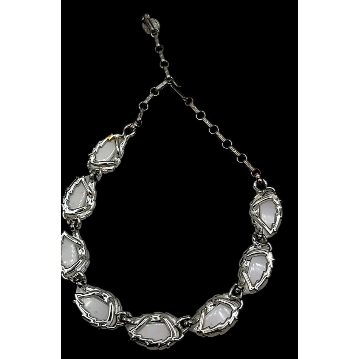 Lisner Thermoset White Moonglow Necklace 17" Silver Tone Lucite Creme Enamel VTG